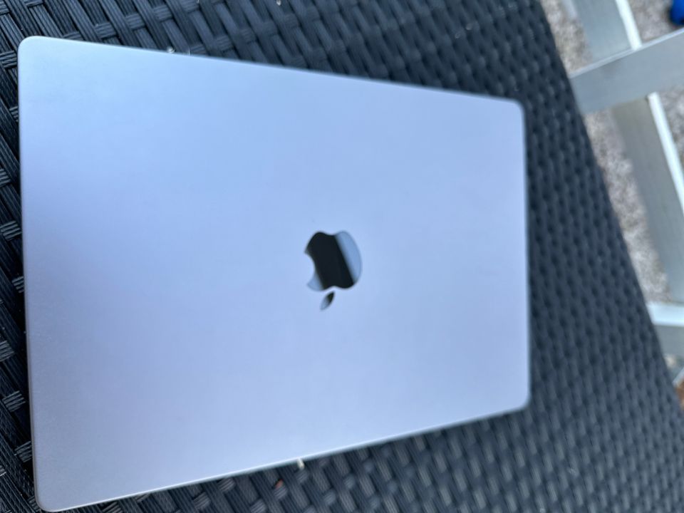 14” MacBook pro MAX 2021,  64g ram/ 1Gb kovalevy