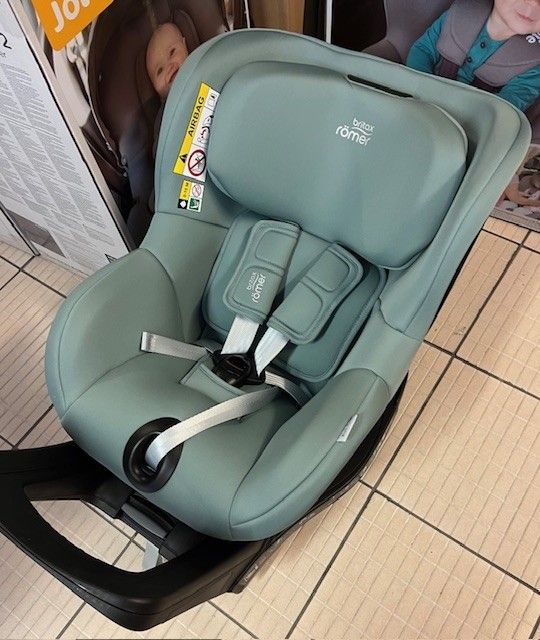 Britax Dualfix 5z -turvaistuin, 61-105cm, käytetty