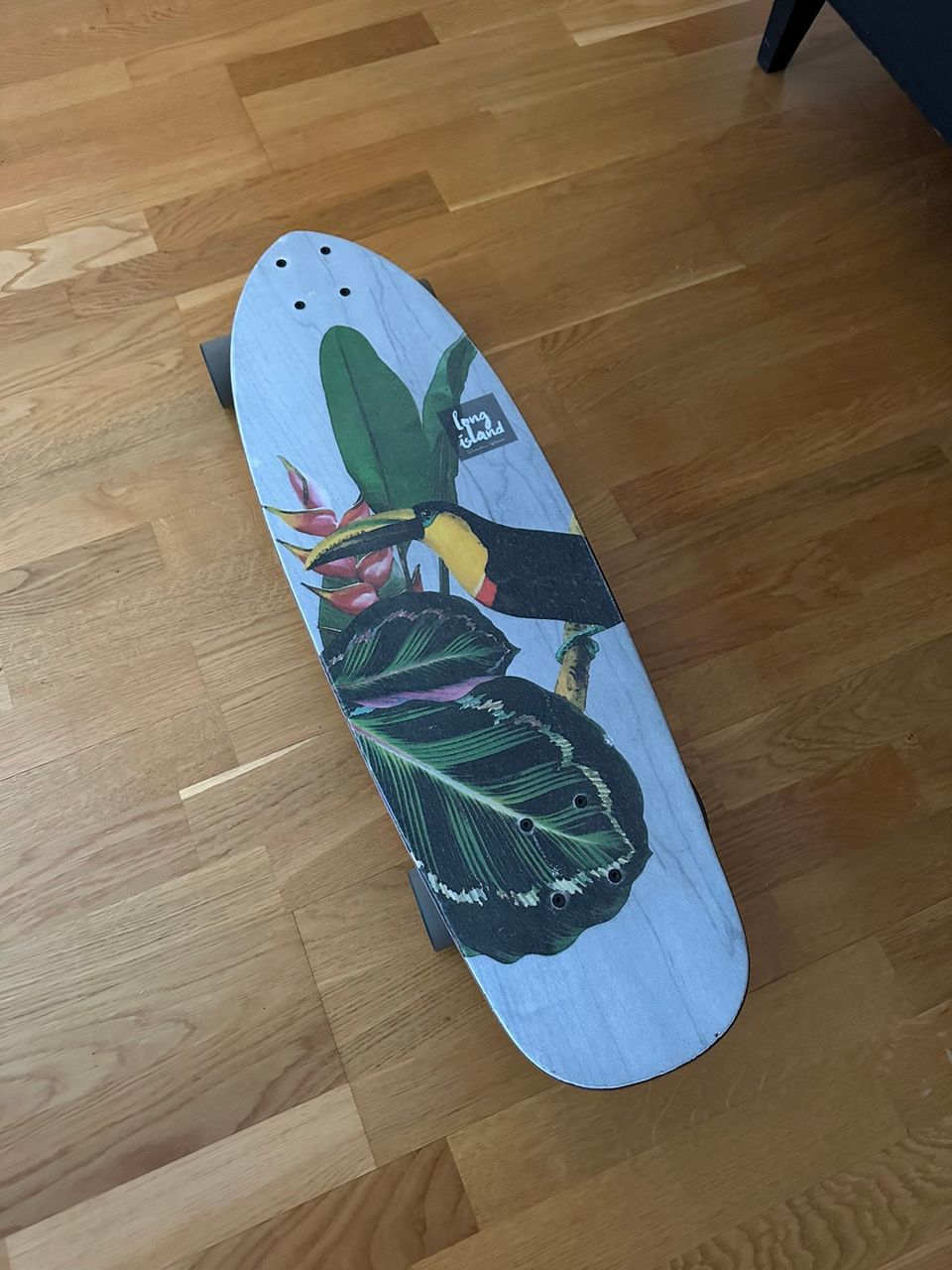 Myydään uusi longboard