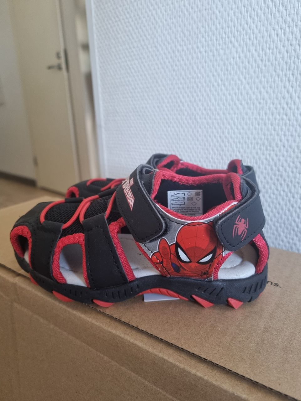 Spiderman sandaalit