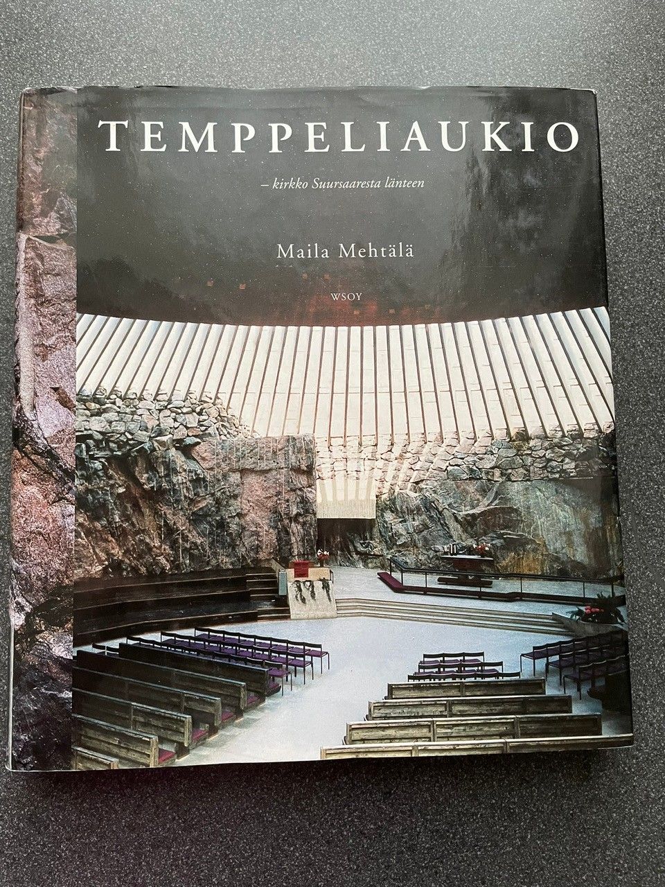 Temppeliaukio - kirkko Suursaaresta länteen