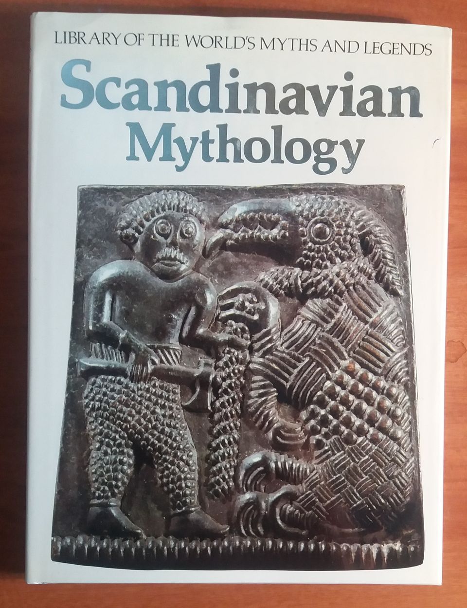 H.R. Ellis Davidson SCANDINAVIAN MYTHOLOGY Hamlyn 1994?