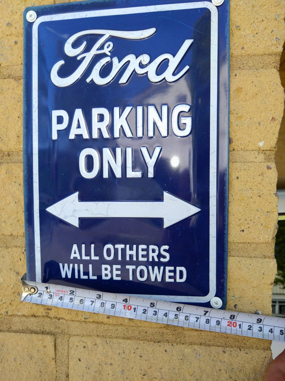 Ford pysäköinti-kyltti