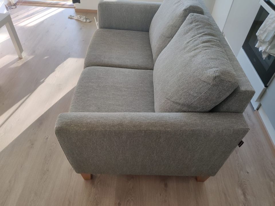Kahden istuttava sohva