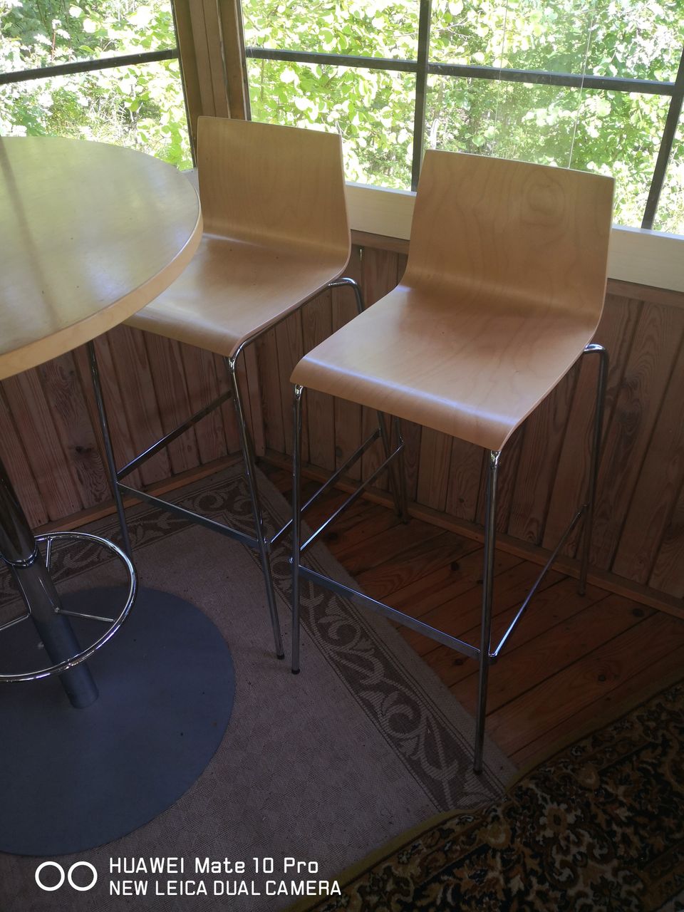 Baaripöytä + neljä tuolia