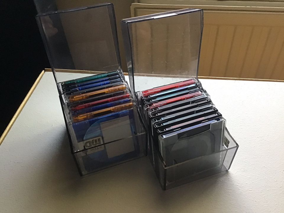 Minidisc MD levyjä 20 kpl kahdessa kotelossa