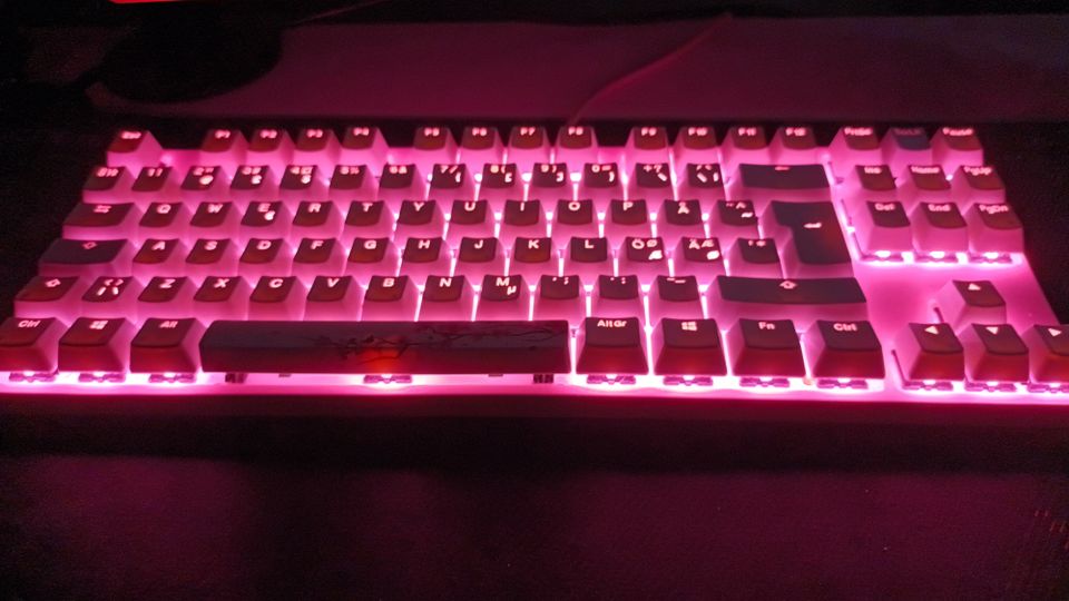 Varmilo VA88M Sakura TKL-näppäimistö + näppäimistöroipetta