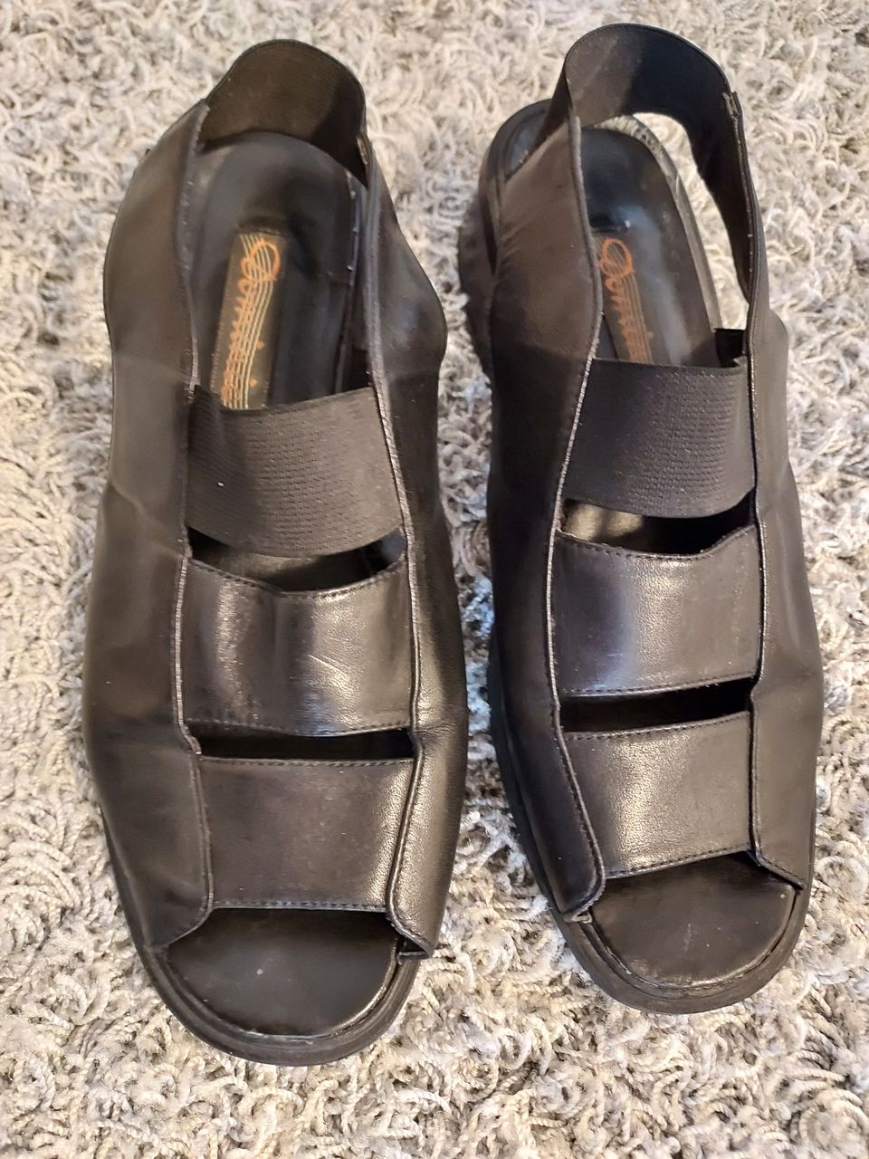 Mustat sandaalit, koko 38, nahkaa