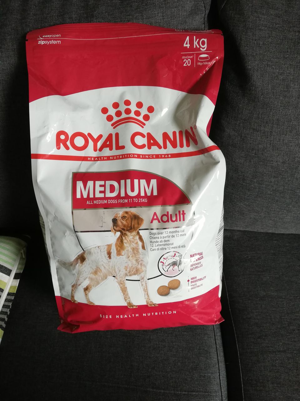Royal Canin medium Adult 4kg