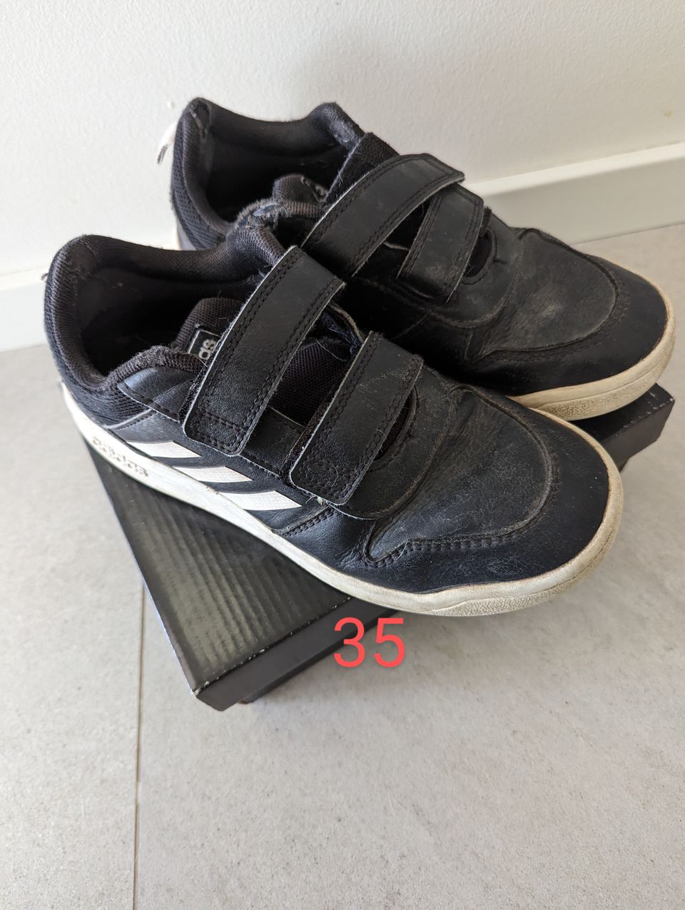 Adidas kengät koko 35