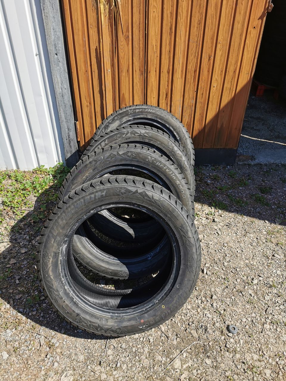 225/55 R17 101T XL, nastarenkaat