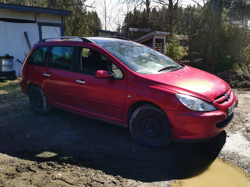 Peugeot 307 SW 2003 1.6 varaosia