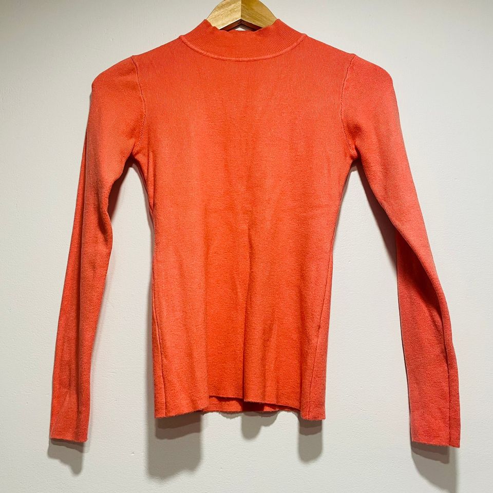 Salmon turtleneck XS