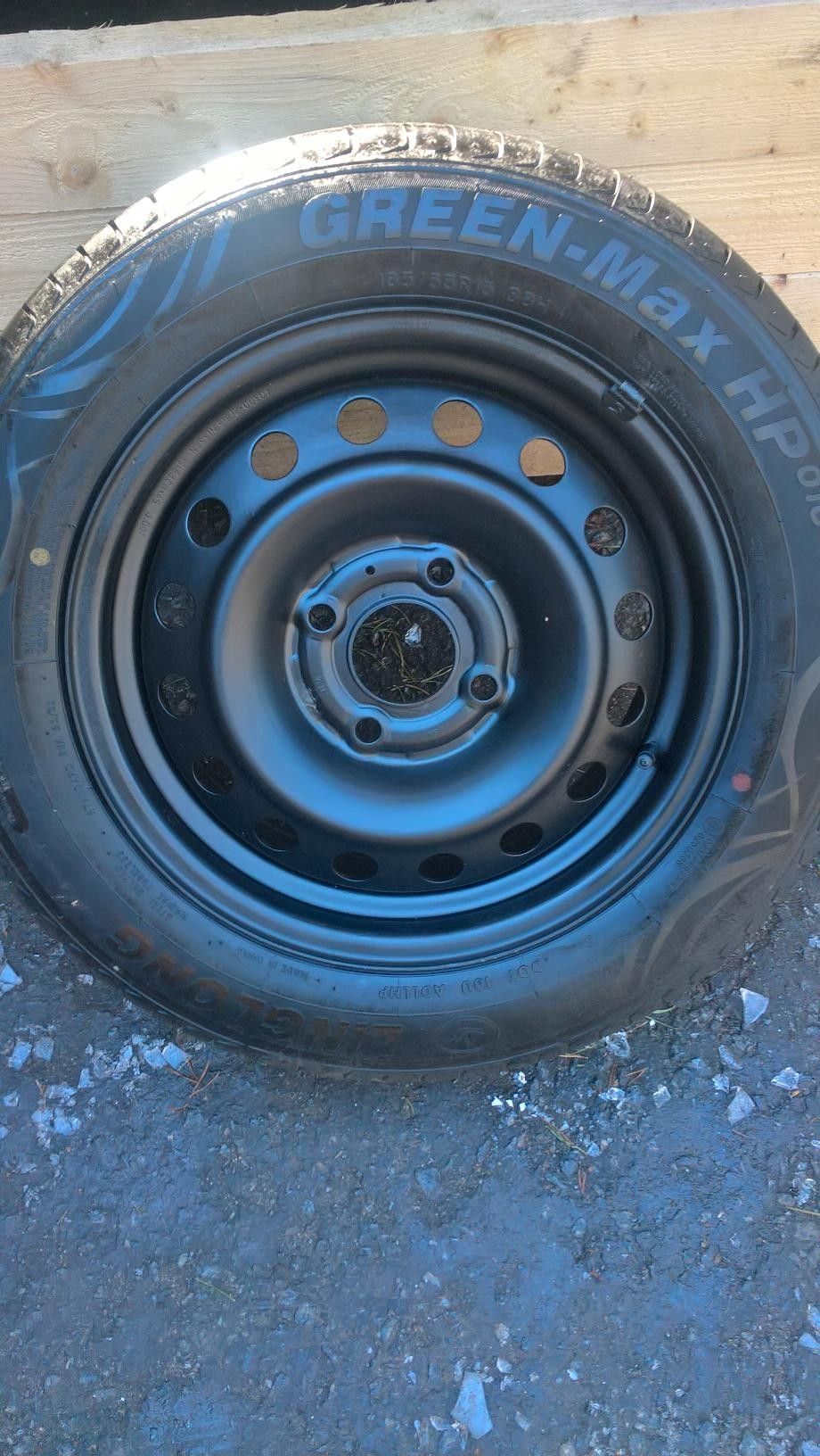 Nissan 15" Kesärenkaat