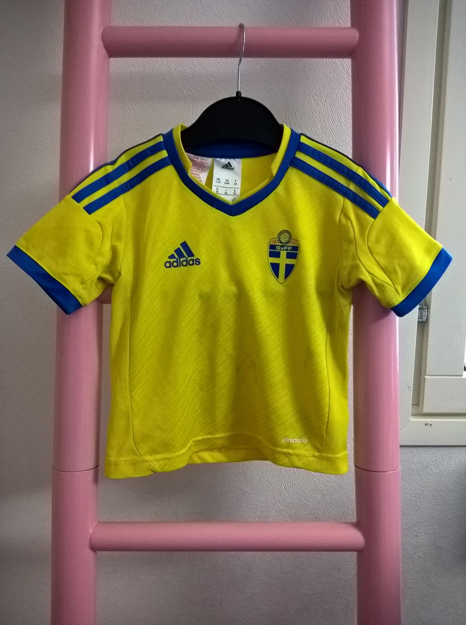 Adidas SvFF Ruotsin maajoukkue jalkapalloasu 92cm