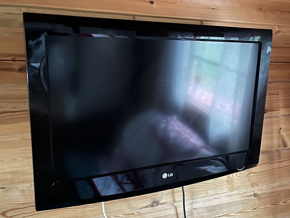 LG Tv 32 tuumaa HD