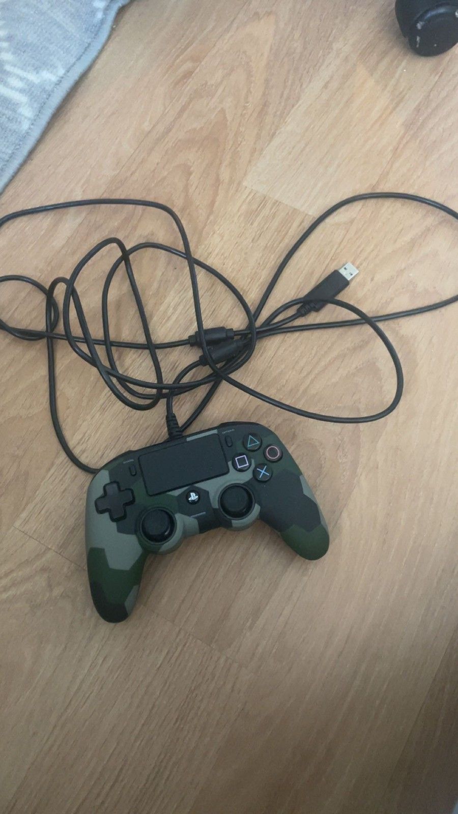 Myydään playstation ohjain