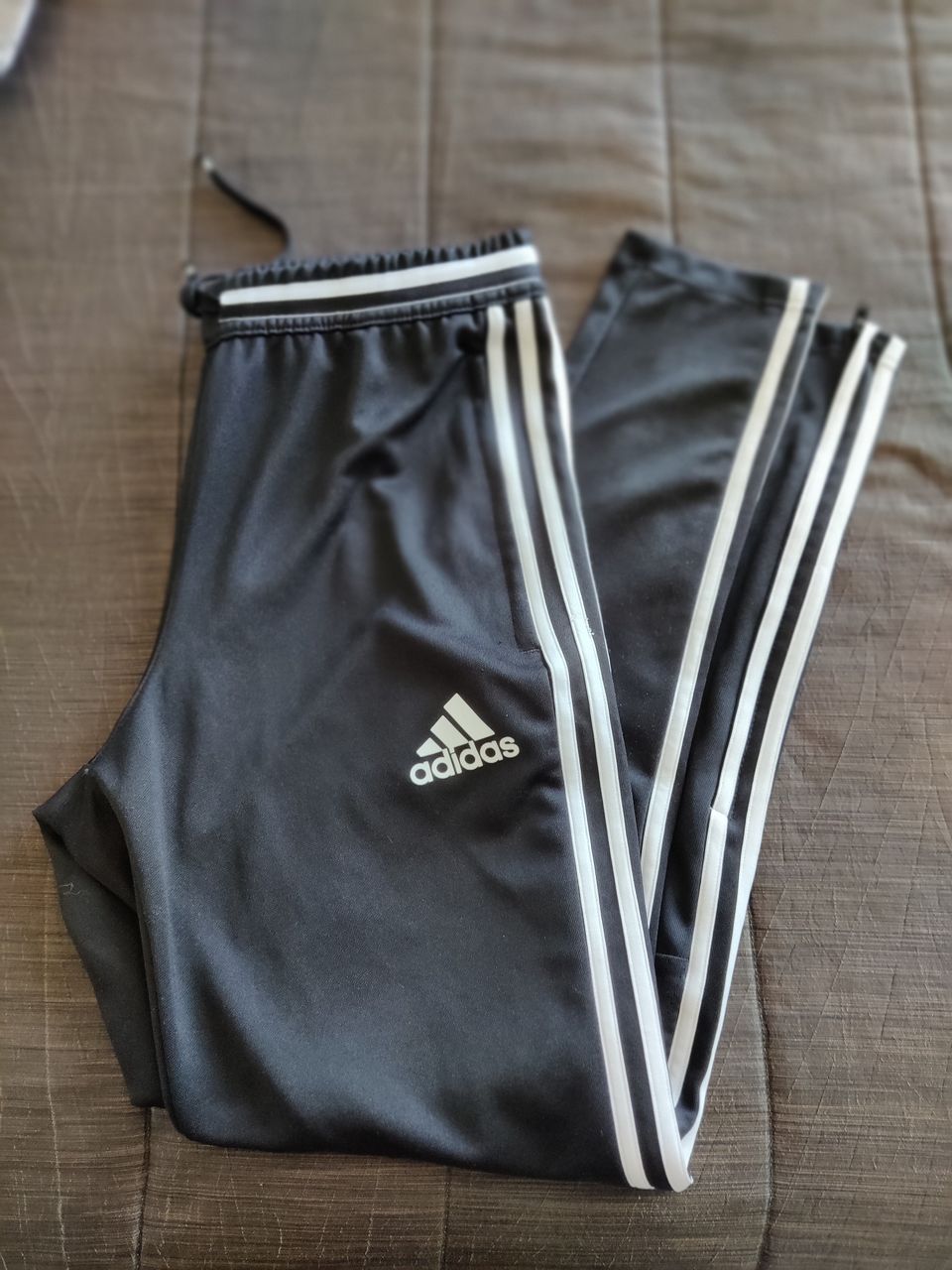 Adidas verkkahousut, koko S