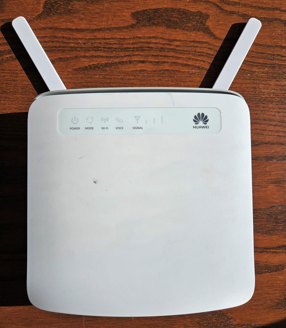 Huawei 4G+ WLAN LTE CPE E5186 reititin