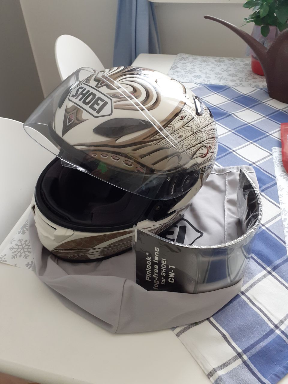 SHOEI mp kypärä M