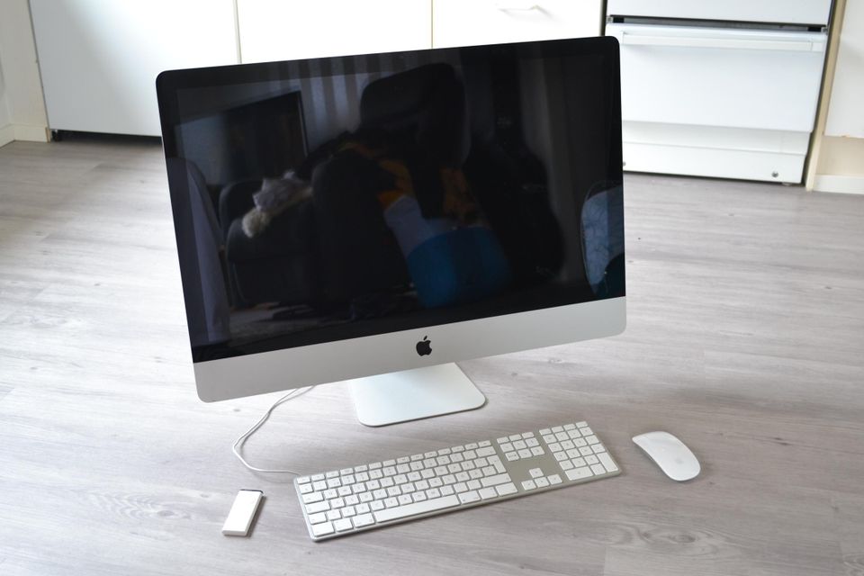 iMac 27" (mid 2010)