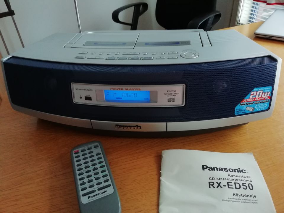 Panasonic radio CD Kasettisoitin