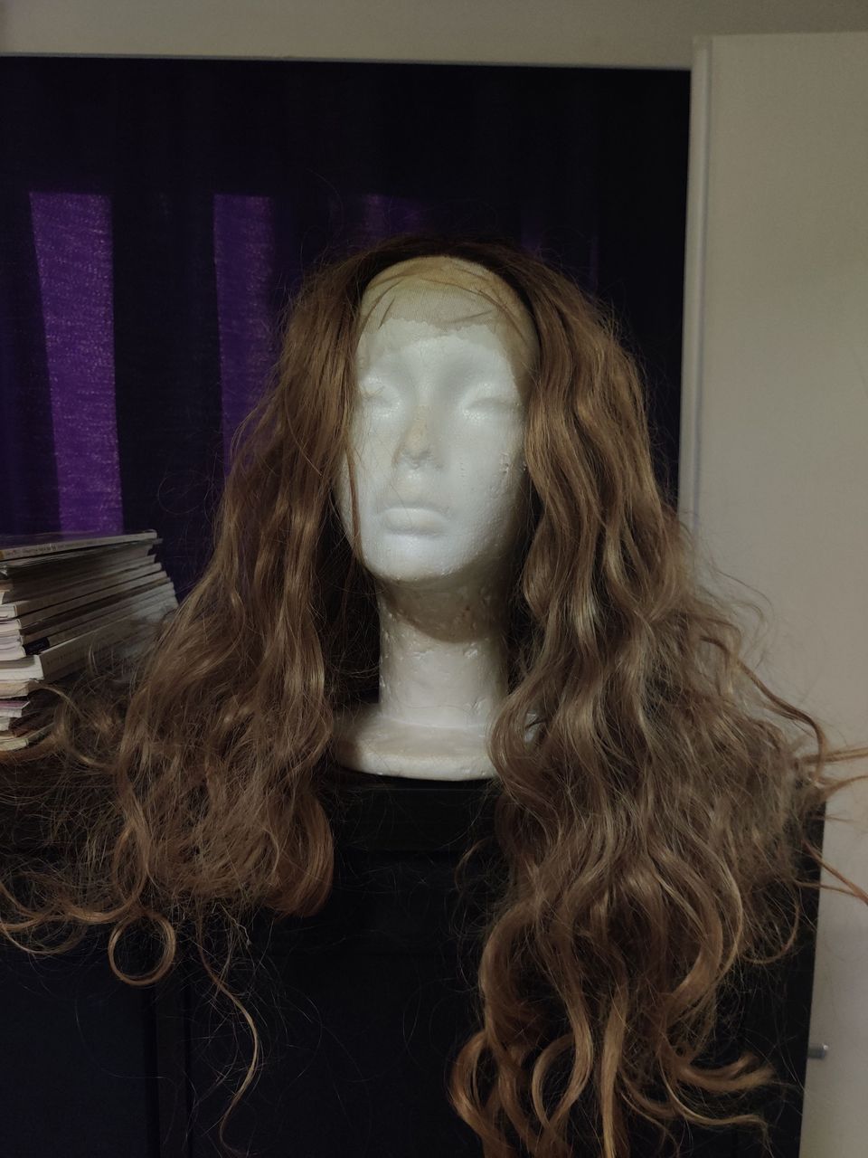 Vaaleanruskea pitkä peruukki