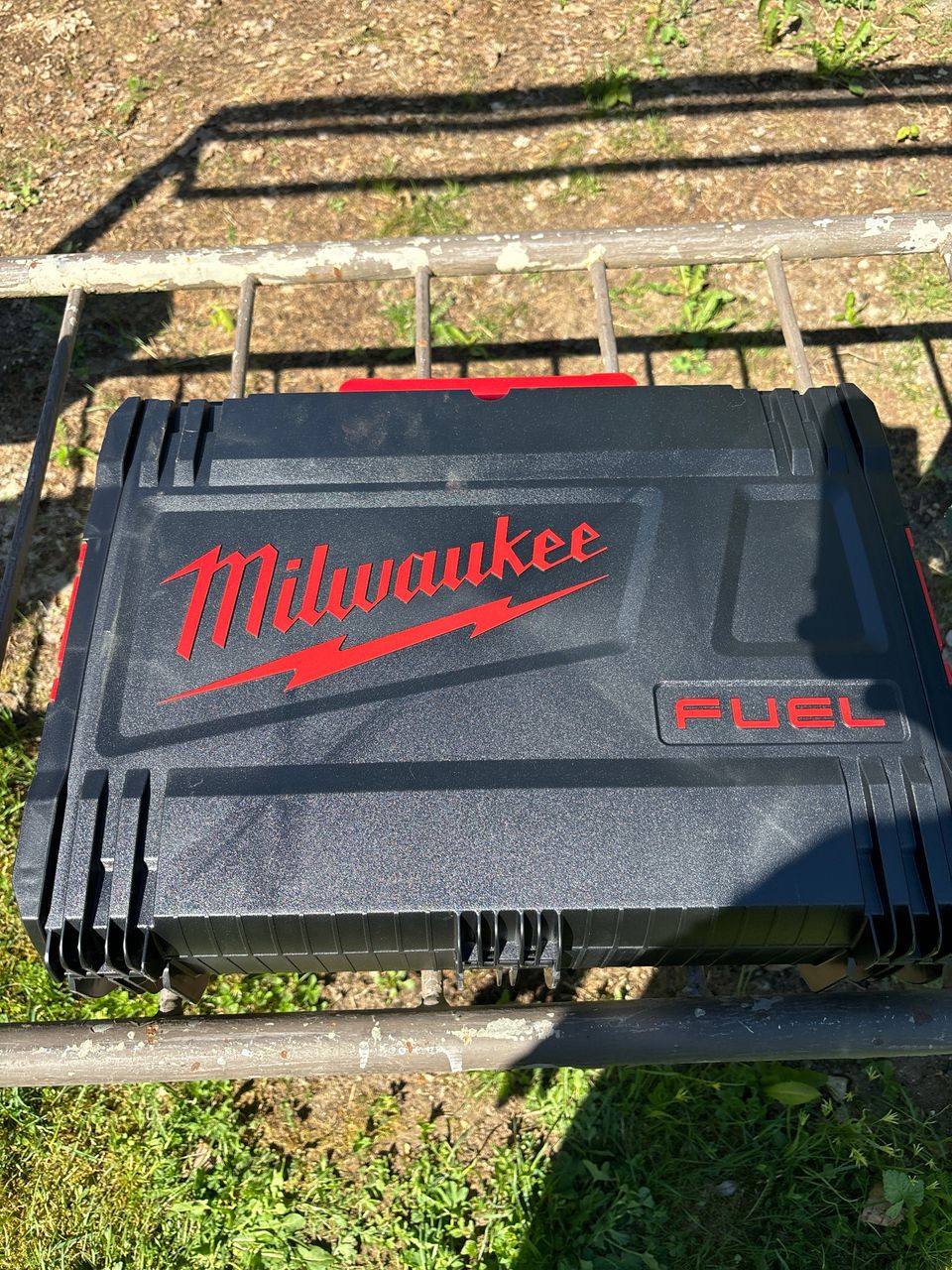 Milwaukee Fuel salkku