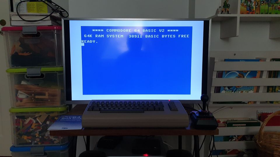 The C64 täysikokoinen retropelikonsoli