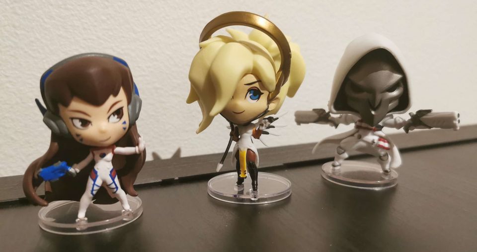 Overwatch figuureja (Mercy, Dva, Reaper)