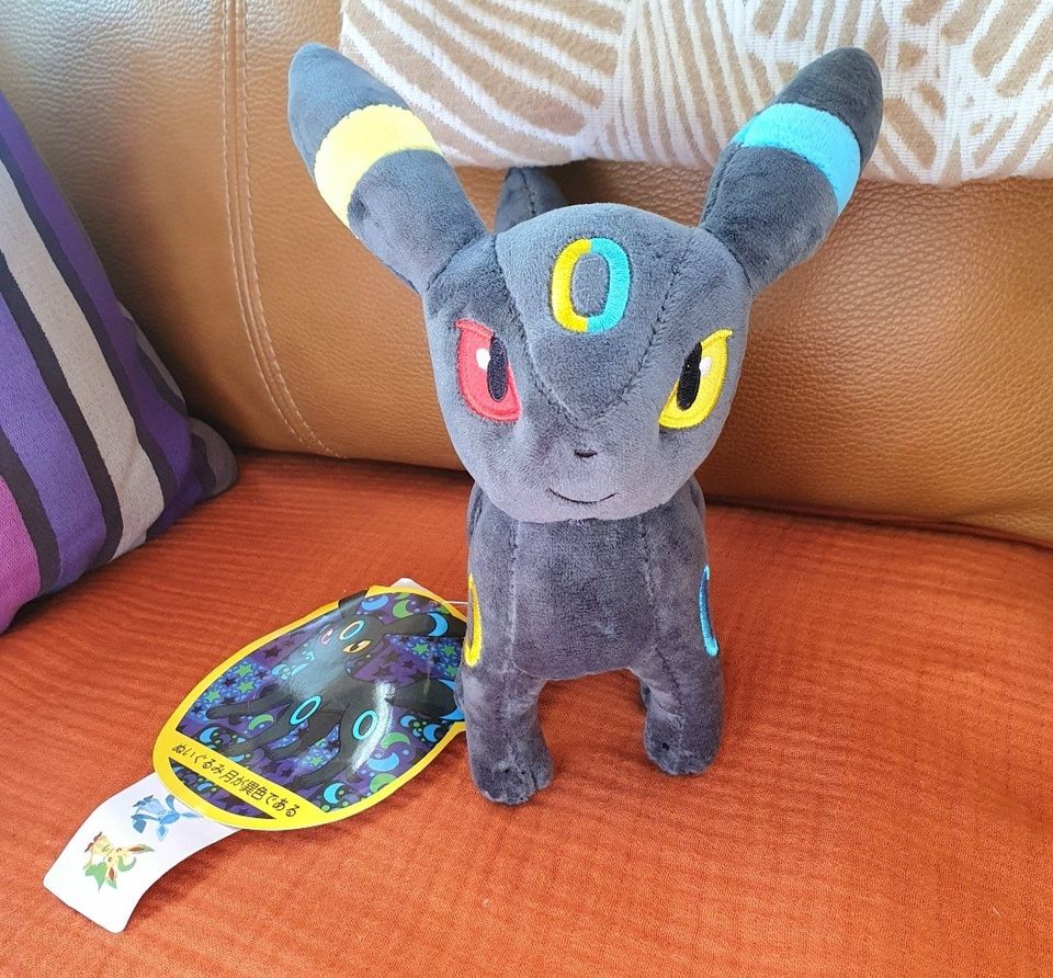 Seisova Shiny Umbreon -pehmolelu