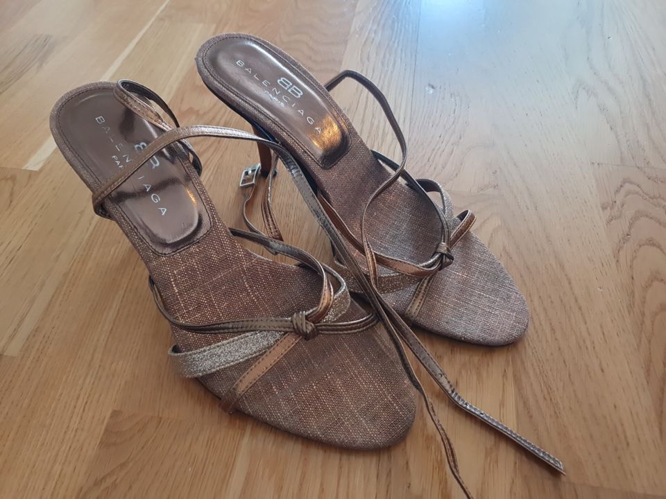 Balenciaga korolliset sandaalit 37 (38)