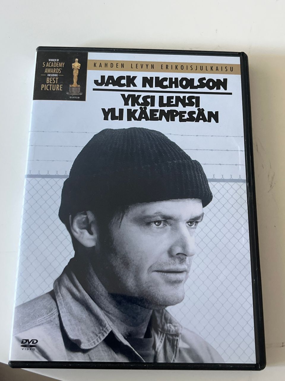 Yksi lensi yli käenpesän. Jack Nicholson