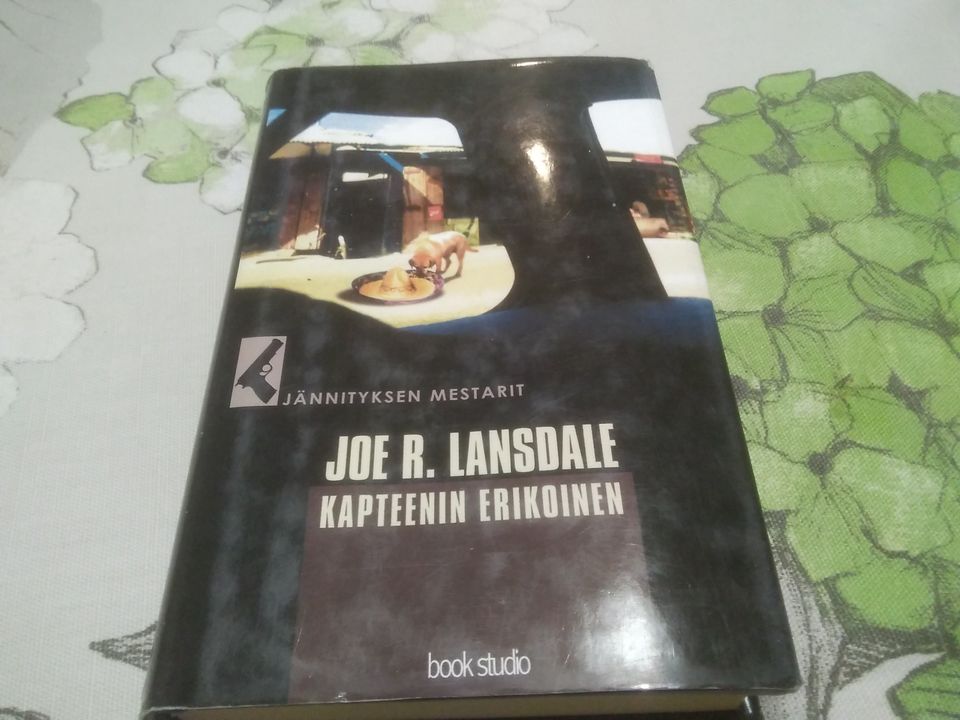 Kapteenin erikoinen. Joe R. Lansdale.