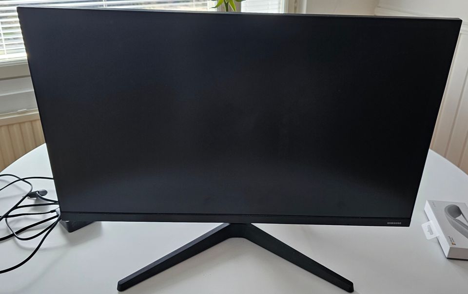 Samsung 27" näyttö