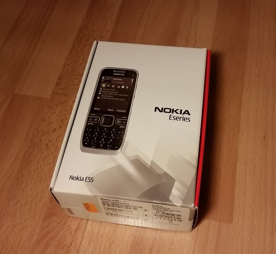 Nokia E55 laatikko ja ohjekirja