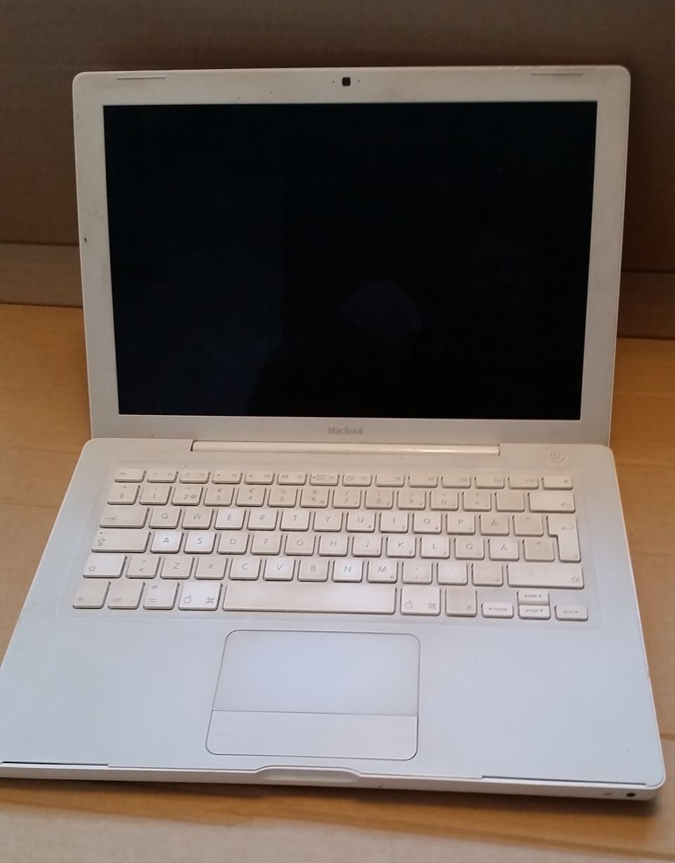 Apple MacBook A1181 varaosiksi