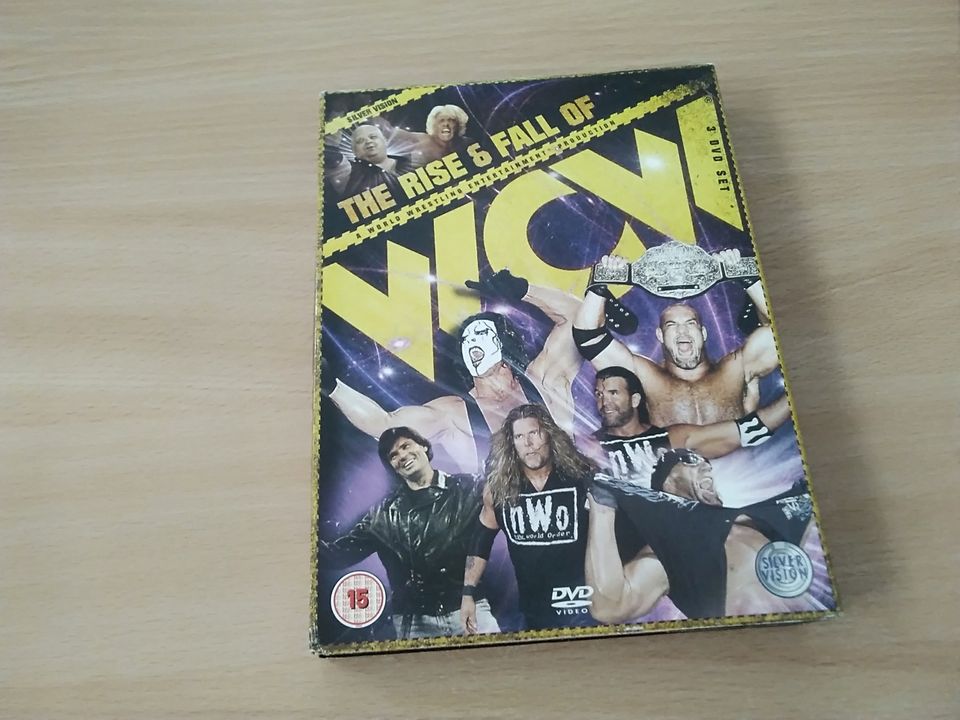 WWE: The Rise and Fall of WCW DVD