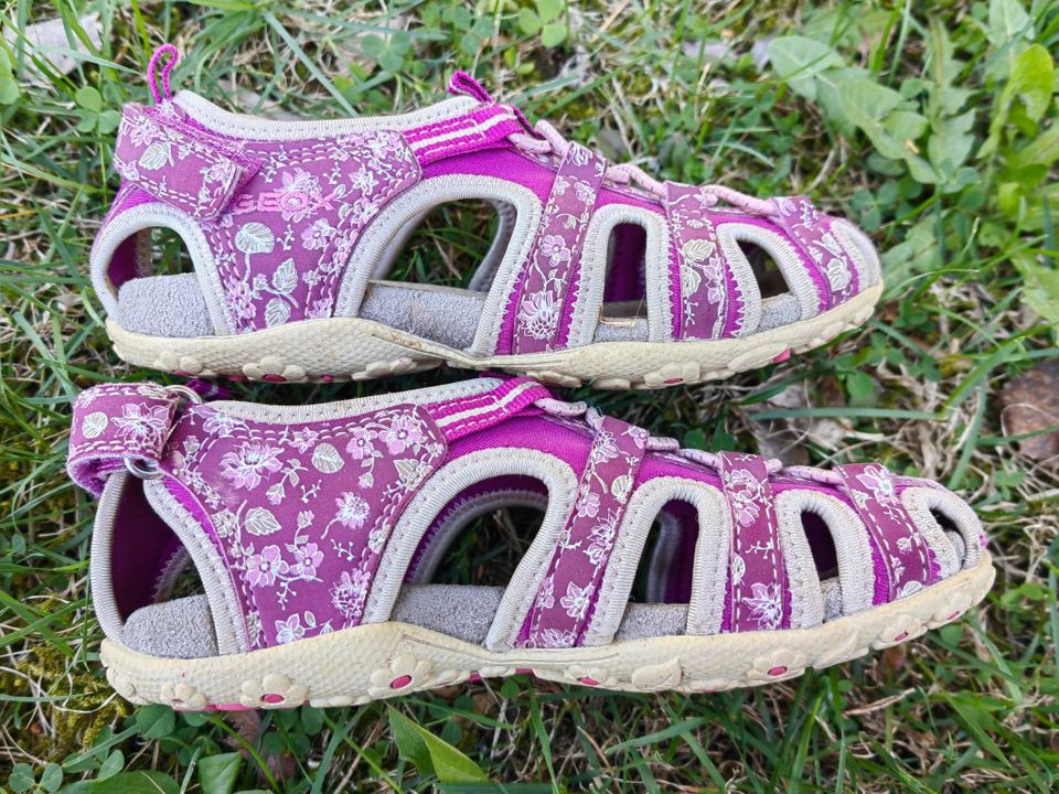 Geox sandaalit / avokengät violetti / pinkki kukkakuvio 30