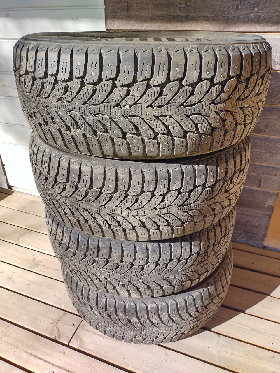 Kumho Wintercraft 205/55-16 nastarenkaat