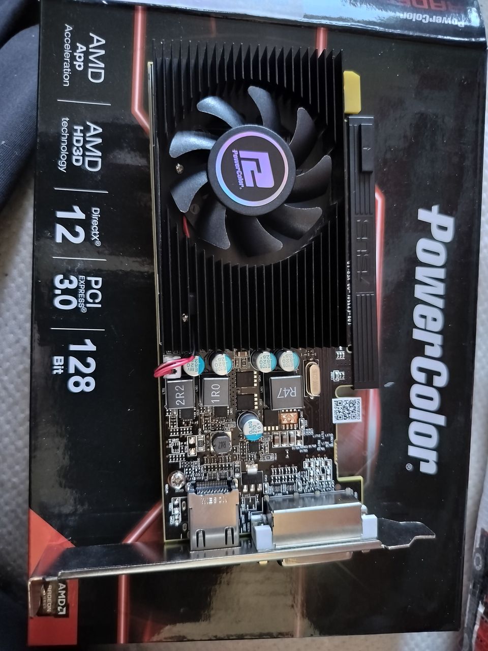 Amd Radeon r7 240 näytönohjain