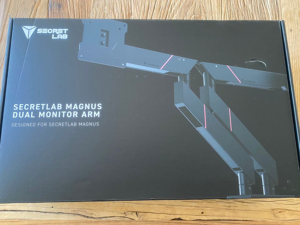 Secret Lab Magnus Dual Monitor Arm