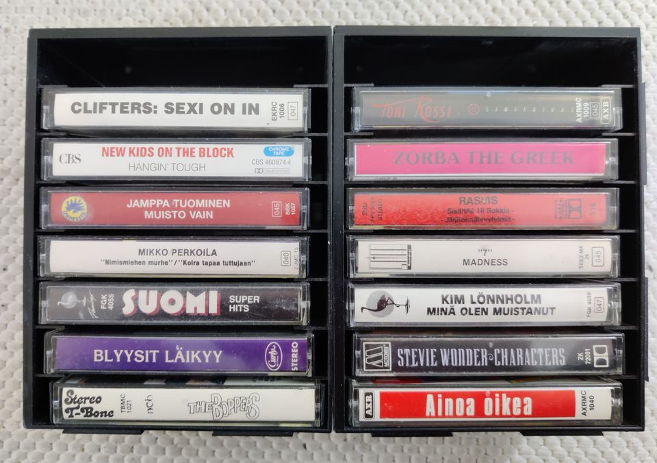 Clifters: Sexi On In + 120kpl muita kasetteja
