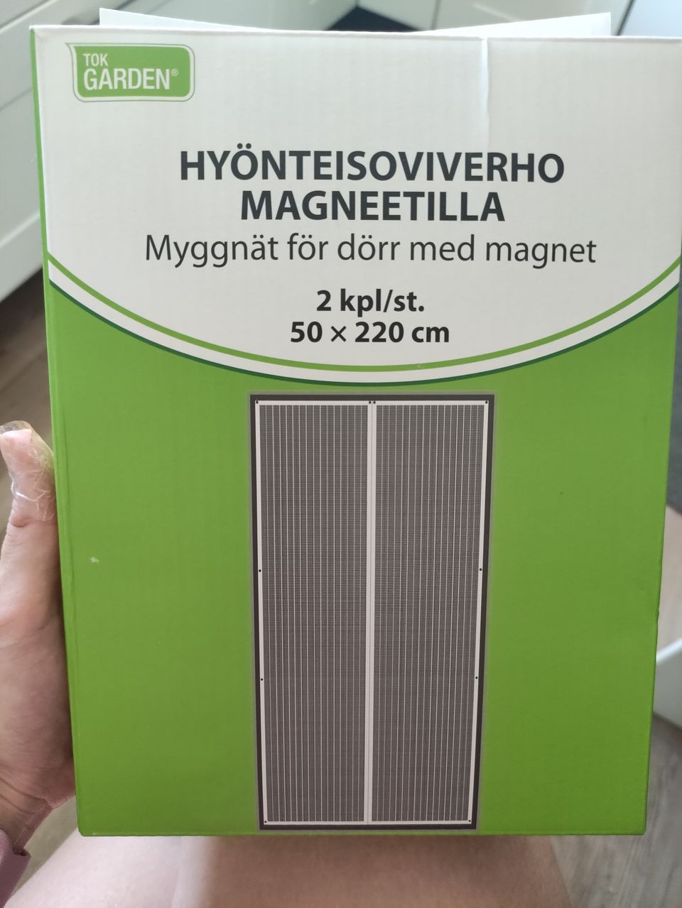 Uusi hyönteisoviverho magneeteilla