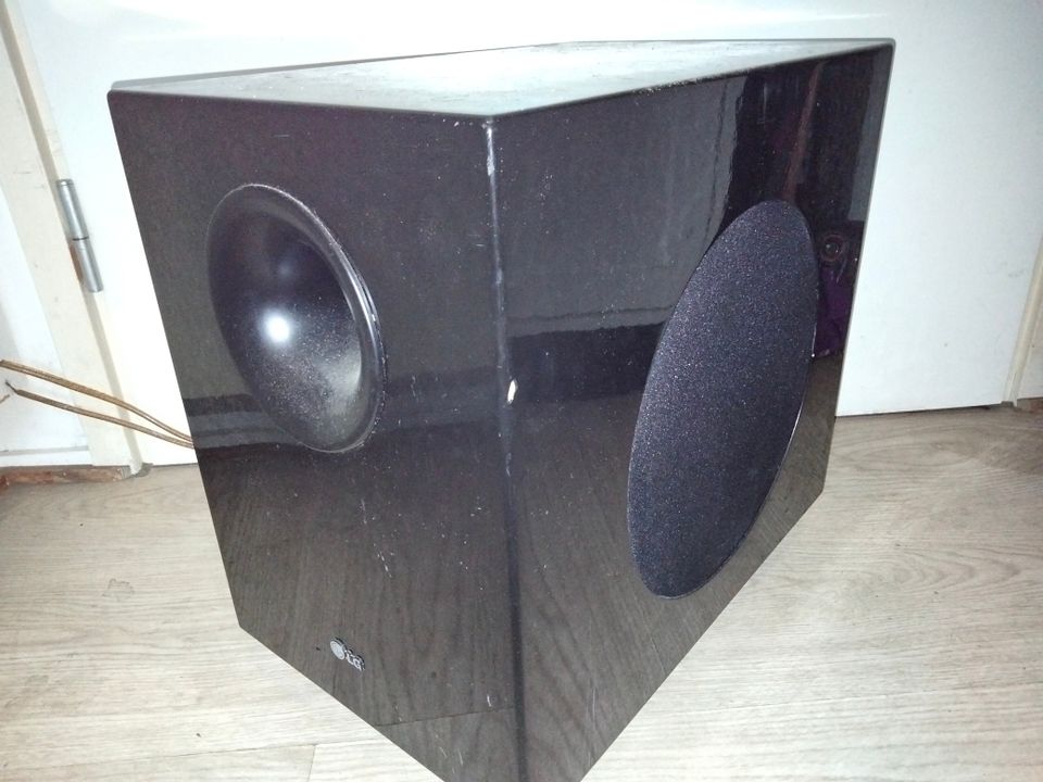 LG MODEL: LHS - 75TKW  (PELKKÄ SUBWOOFER)