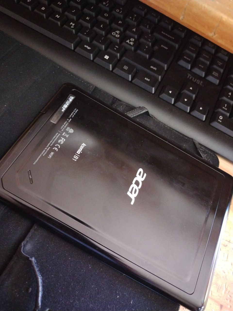 Acer iconia B1