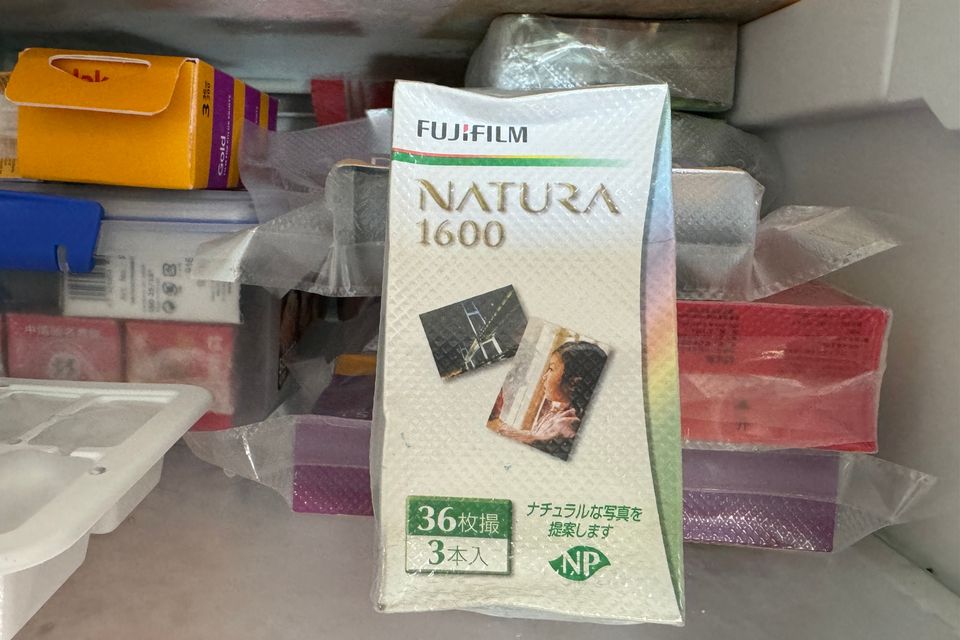 Fujifilm Natura 1600 film !EXP. 06.2016!