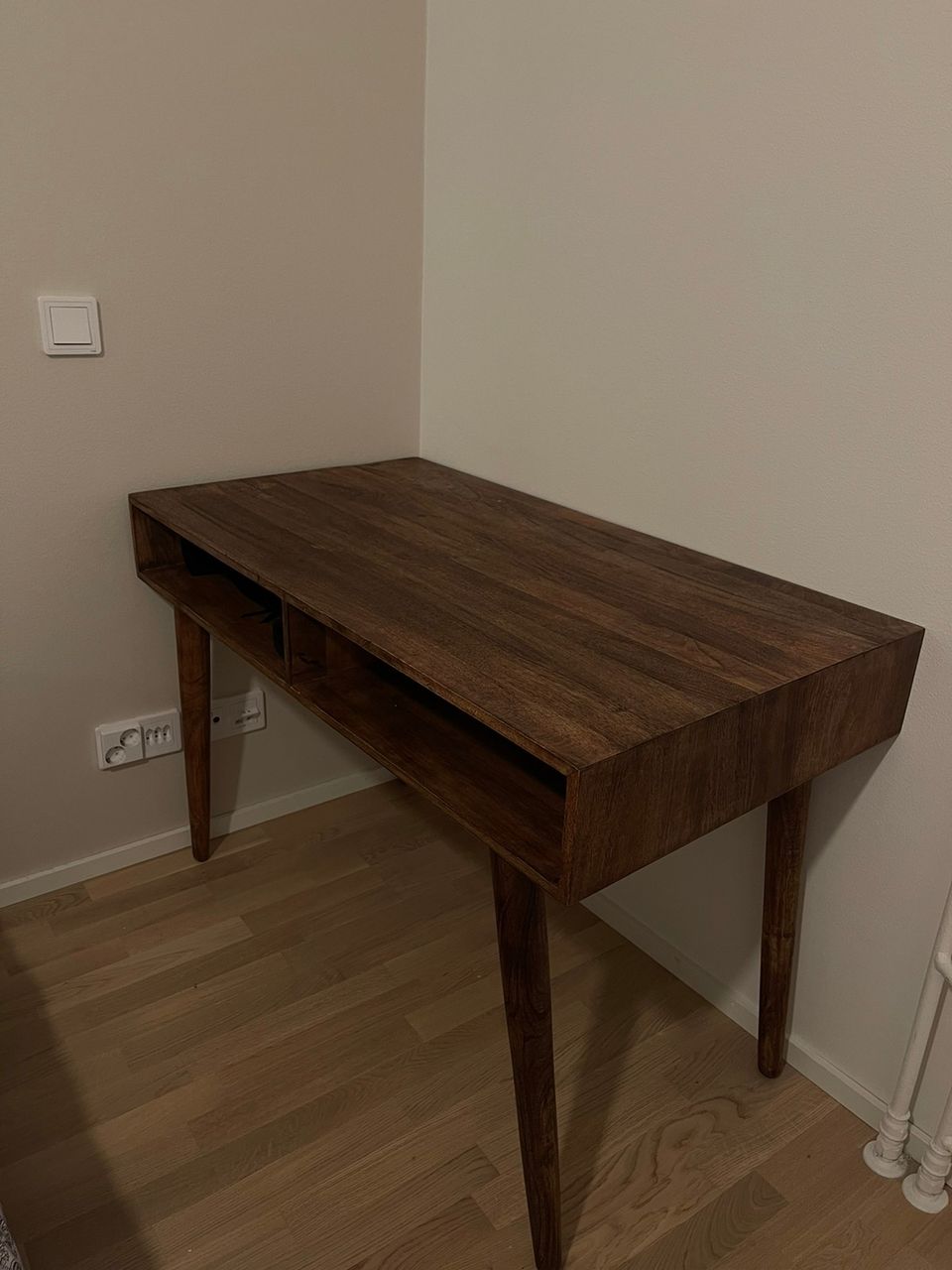 ELLOS wooden desk 110 x 60 x 76 cm