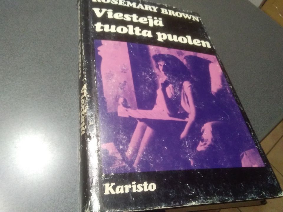 Viestejä tuolta puolen. Rosemary Brown.