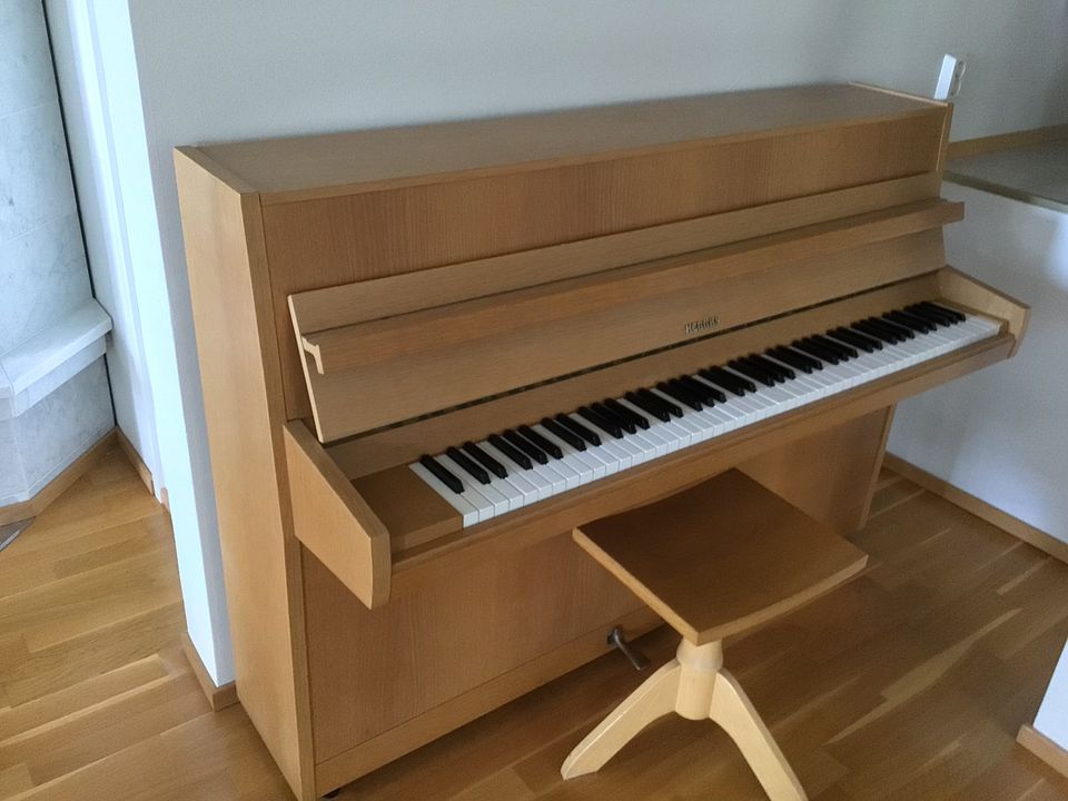 Hellas 100-piano